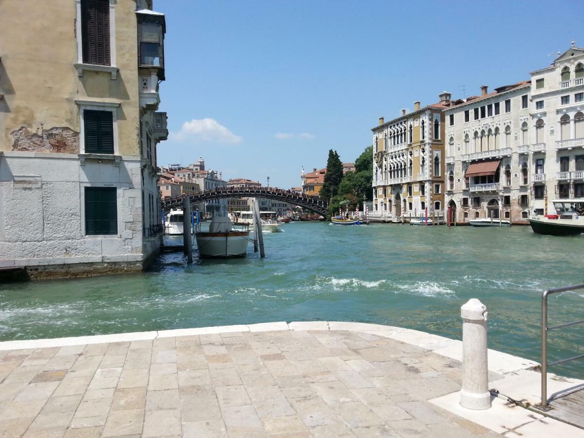 Appartamento Accademia San Vio Venedig Exterior foto